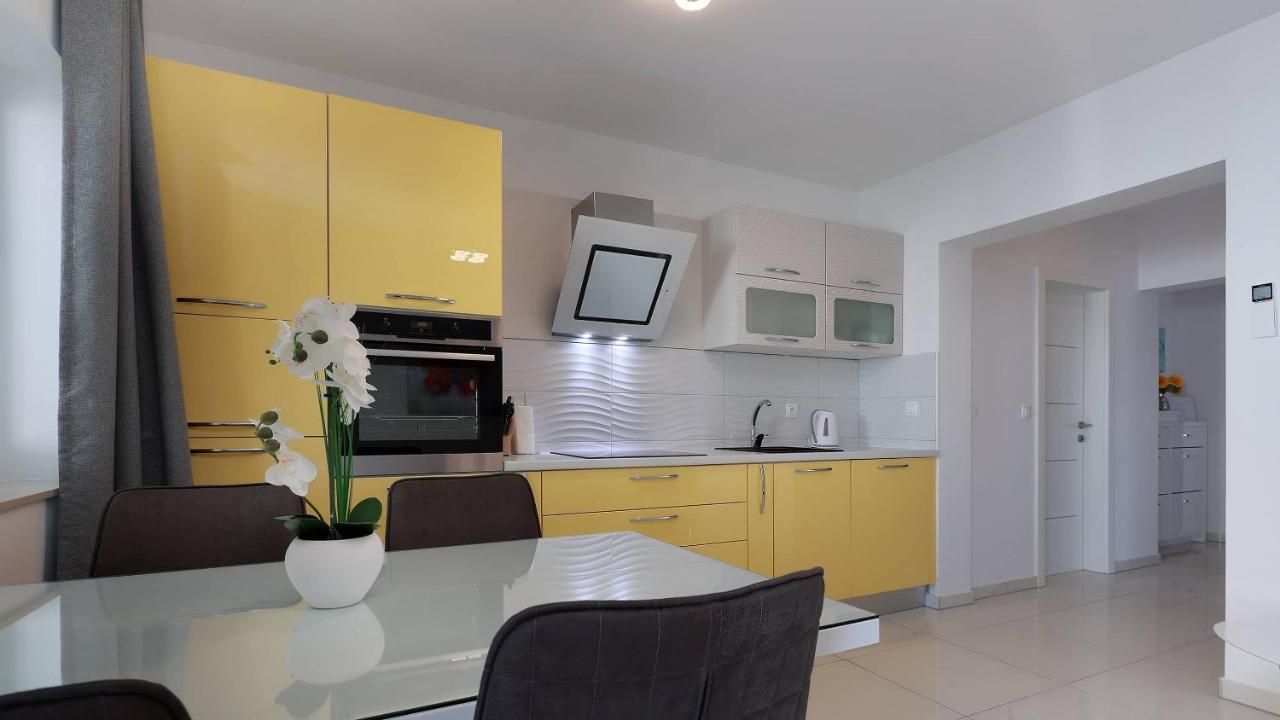 Apartmani "Villa Barbara" Novalja Ngoại thất bức ảnh