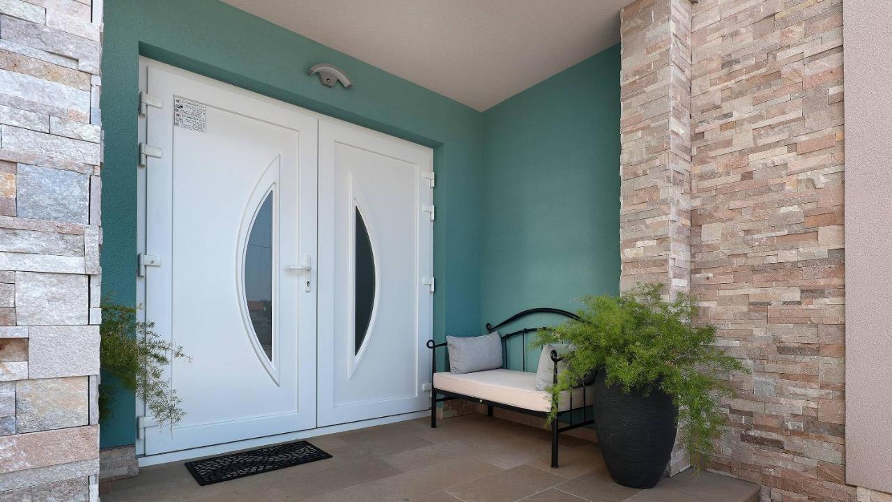 Apartmani "Villa Barbara" Novalja Ngoại thất bức ảnh