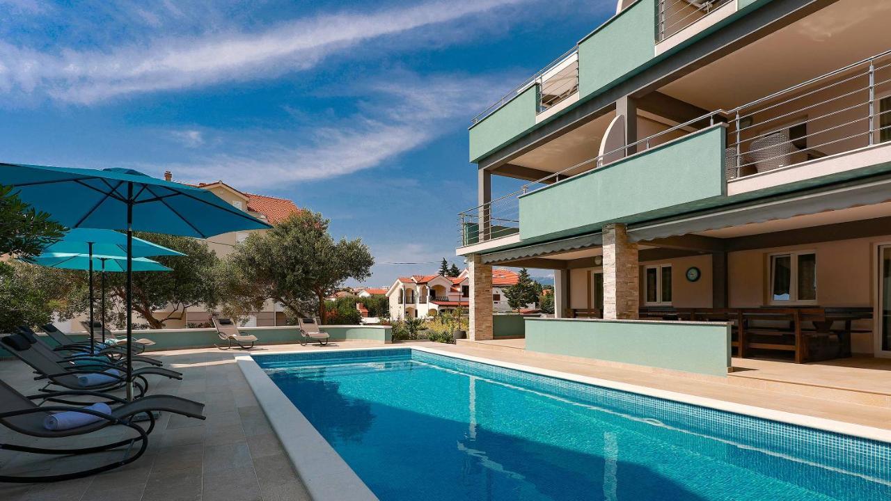 Apartmani "Villa Barbara" Novalja Ngoại thất bức ảnh