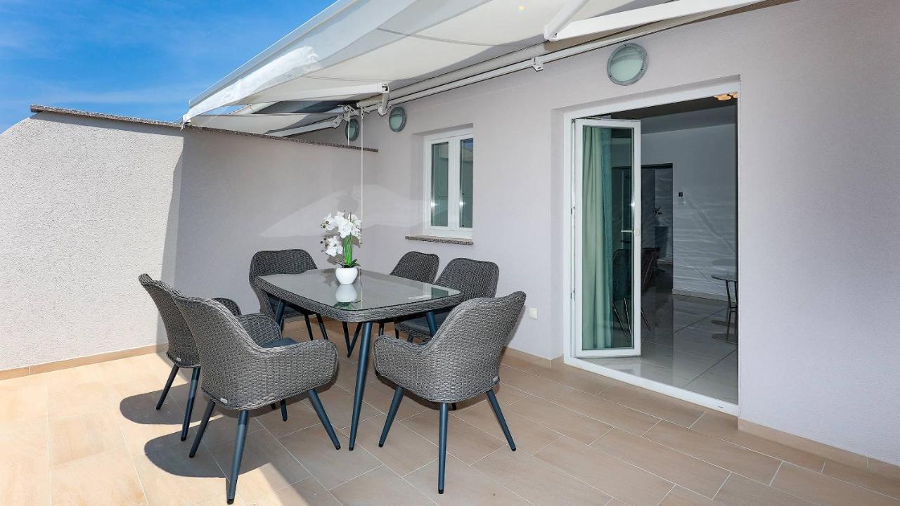 Apartmani "Villa Barbara" Novalja Ngoại thất bức ảnh